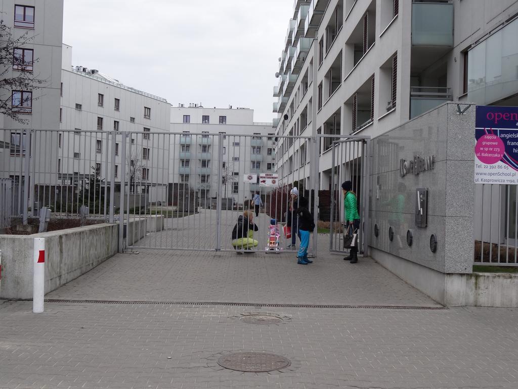 Apartamenty Metro Mlociny Warsaw Room photo